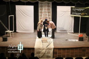در ادامه اجراهای روز نخست دوازدهمین جشنواره تئاتر استان خراسان جنوبی ؛ نمایش "خواب برهنه برف" از شهرستان قاین به روی صحنه رفت 3
