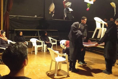 به نویسندگی حسین ابراهیمی  و کارگردانی مجید ابراهیمی

نمایش «سینوس های چرکین» در فردوس  روی صحنه رفت