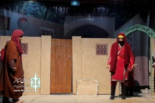 اجرای نمایش آیینی مذهبی «زیر همین سقف»در حسینیه سیدالشهداء سرایان 4