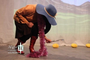 اجرای عموم نمایش عروسکی «هیاهو برای هیچ» به نویسندگی مینا عبداللهی در بیرجند 7