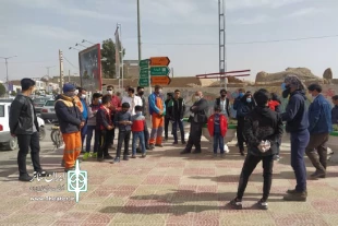 اجرای نمایش خیابانی« # ماسک می زنم » در شهرستان نهبندان 3