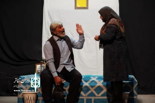 نمایش «تو را نشان دادم انگشتم از هوش رفت» دومین اجرای روز اول پانزدهمین جشنواره تئاتر خراسان جنوبی 6