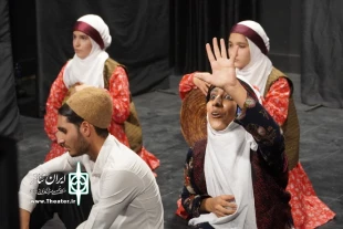امیدوارم که در صورت حضور در جشنواره تئاتر فجر، نماینده‌ی خوبی برای تئاتر استان باشم. 4