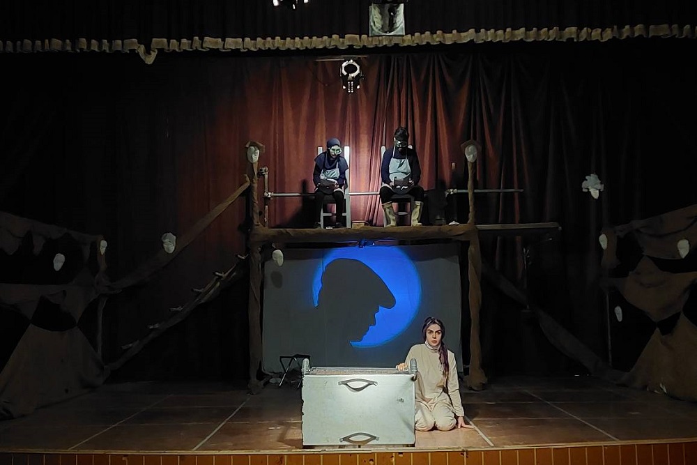 اجرای عموم نمایش در شهرستان فردوس

نمایش «بانوی کمدی» به نویسندگی و کارگردانی حسین ابراهیمی