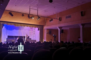 افتتاح هفدهمین جشنواره تئاتر خراسان جنوبی با اجرای نمایش «استیک» 8