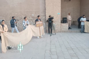 اجرای نمایش خیابانی «عکس یادگاری» در محوطه مسجد جامع تاریخی قاین 6