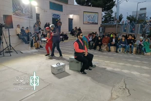 نمایش خیابانی «خونه ی مهربونی» در محوطه مجتمع فرهنگی و هنری ارشاد اجرا شد 11